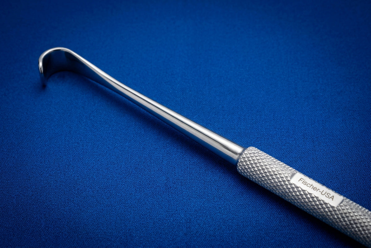 9044 Kirkland Retractor 7mm Blade RND HND2